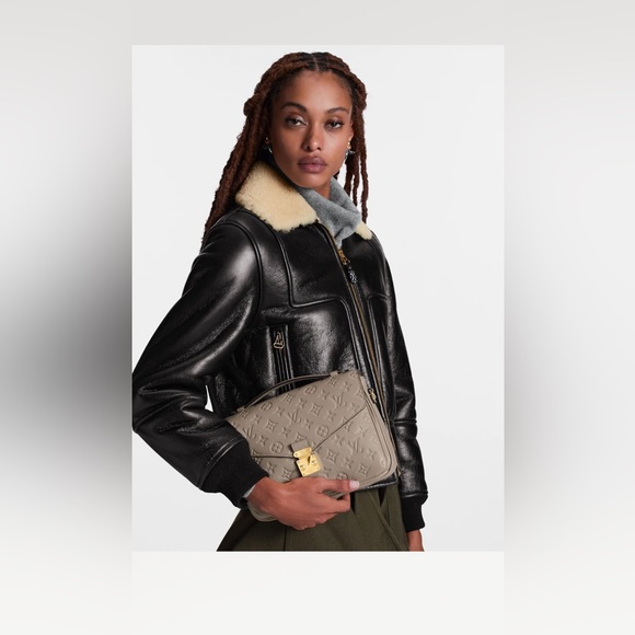 Sold 🥰Louis Vuitton Empriente Pochette Metis Turtledove - Picture 2 of 12